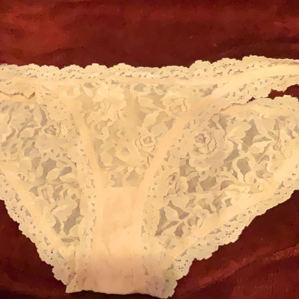 Hanky panky lace cream panties large new with out tags